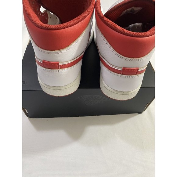 New Mens Size 9 White Red Nike Air Jordan 1 Mid SE Basketball Shoes FJ3458 160 main image 4